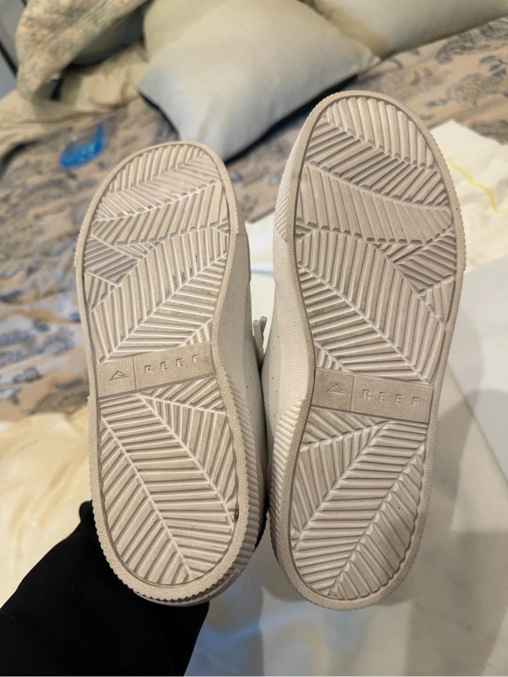 Reef Women's White and Beige Sneakers